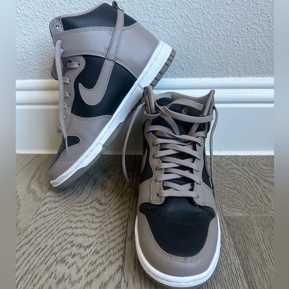 NIKE women’s dunk high black/moon fossil